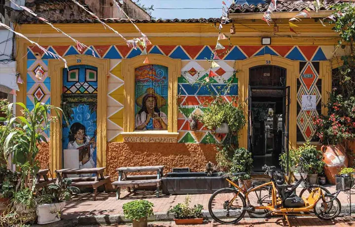 DIA 2 – CITY TOUR POR BOGOTÁ, CENTRO HISTÓRICO, MUSEO DEL ORO Y MONSERRATE 
