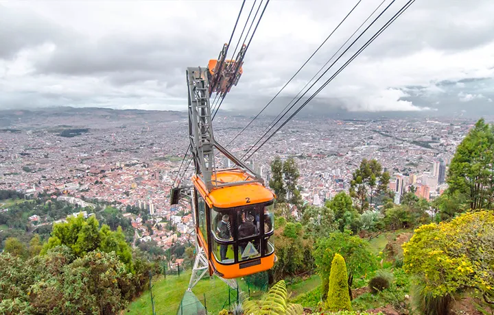 DIA 2 – CITY TOUR POR BOGOTÁ, CENTRO HISTÓRICO, MUSEO DEL ORO Y MONSERRATE 