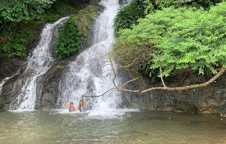 DÍA 6 – BAHÍA SOLANO  -  EXCURSION CASCADA DEL AEROPUERTO Y CITY A CIUADAD MUTIS