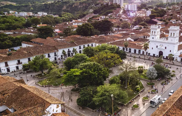 DÍA 4 – MEDELLIN – SANTANDER – B/MANGA